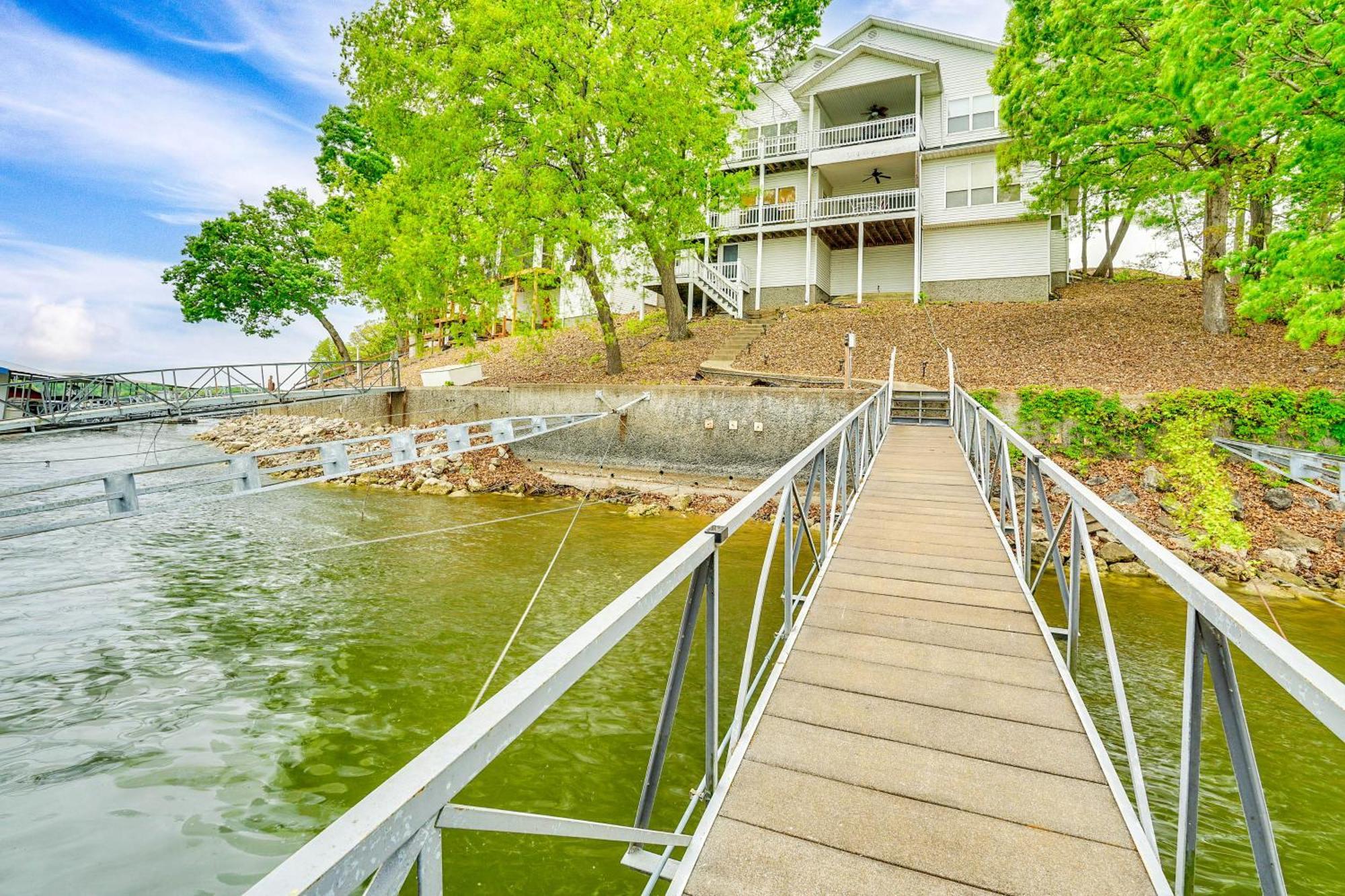 Townhouse With Shared Dock On Lake Of The Ozarks! Exterior photo